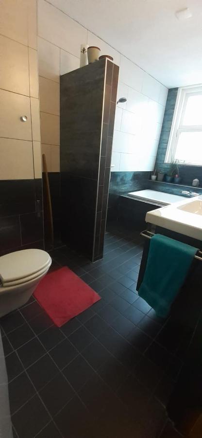 Charlotte, Not For Parties, Not A Hotel, Room With Shared Bathroom, No Kitchen Amsterdam Eksteriør bilde