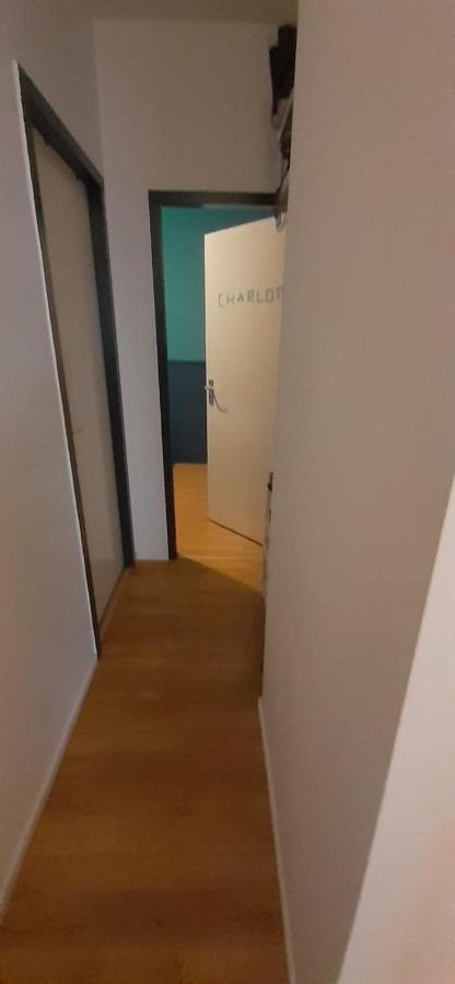 Charlotte, Not For Parties, Not A Hotel, Room With Shared Bathroom, No Kitchen Amsterdam Eksteriør bilde